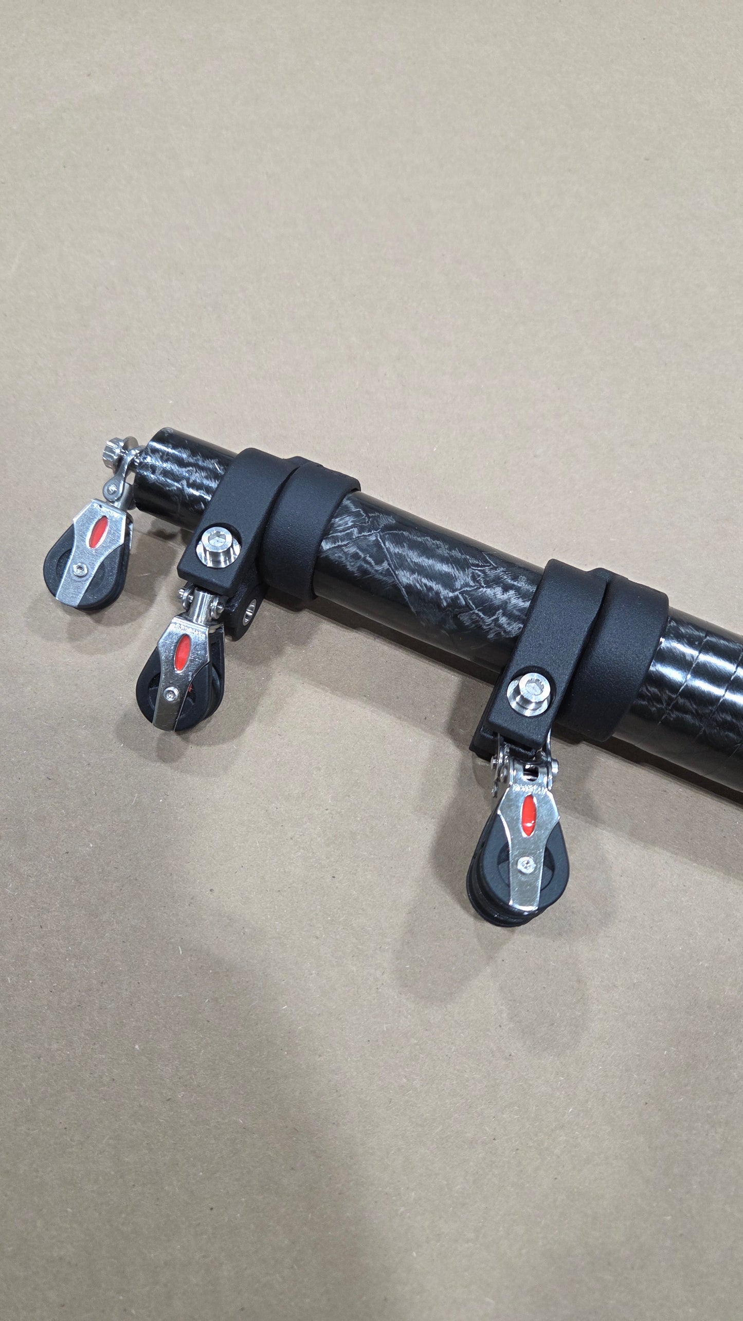 Filament Wound Carbon Fiber Retractable Outriggers
