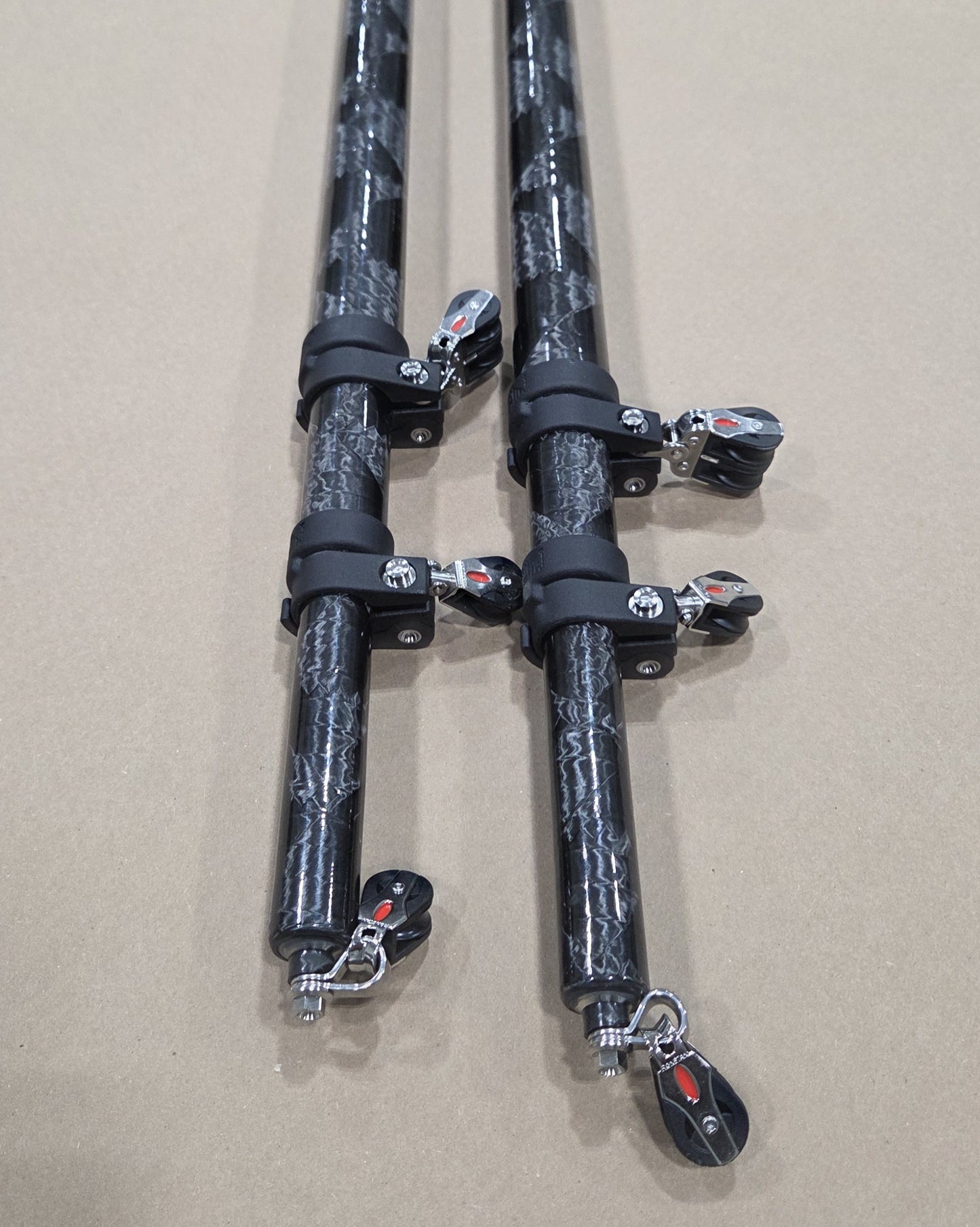 Filament Wound Carbon Fiber Retractable Outriggers